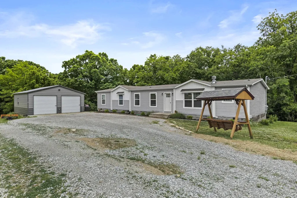 1380 Buntain School Road Lawrenceburg KY 40342