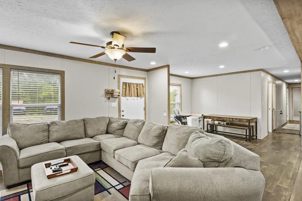1380 Buntain School Road Lawrenceburg KY 40342