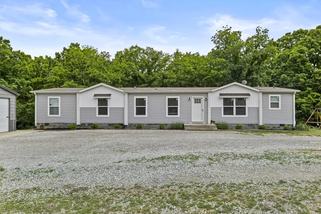 1380 Buntain School Road Lawrenceburg KY 40342