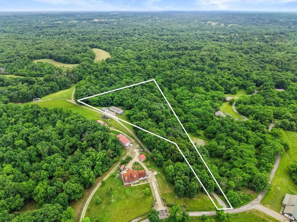 1380 Buntain School Road Lawrenceburg KY 40342