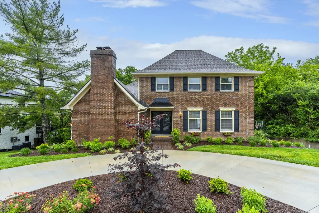 2063 Manor Drive Lexington KY 40502