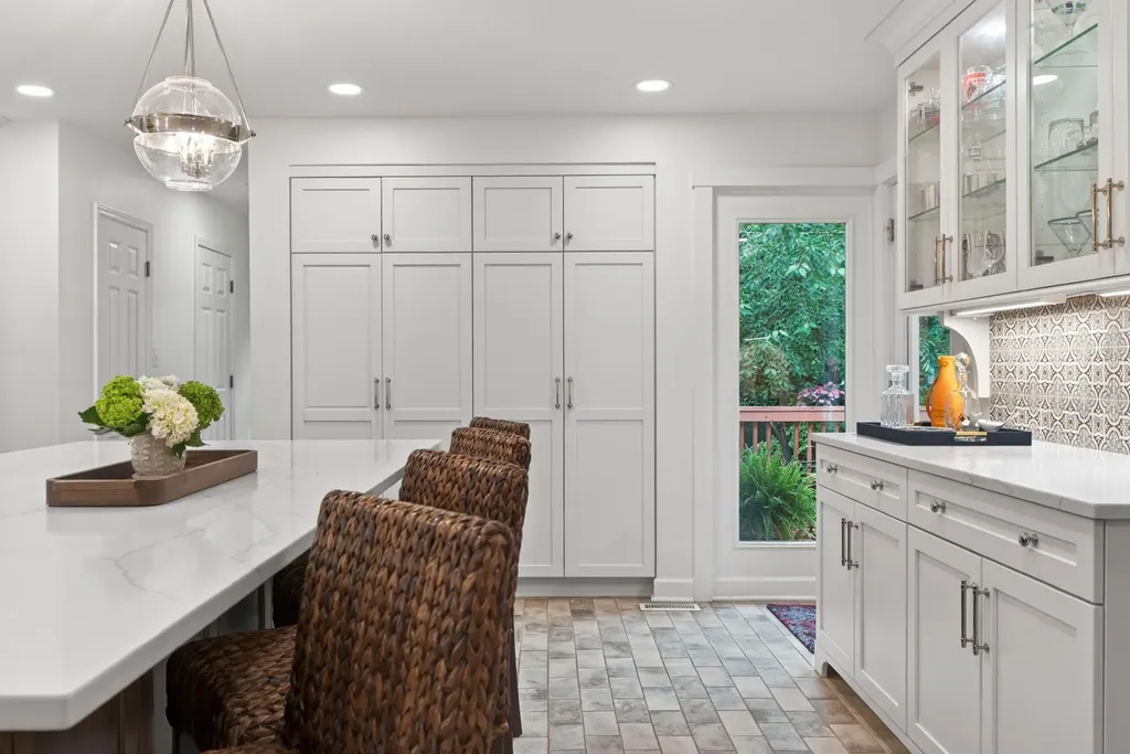 2063 Manor Drive Lexington KY 40502