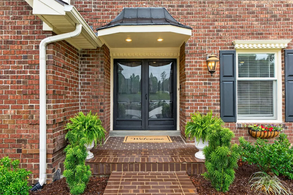2063 Manor Drive Lexington KY 40502