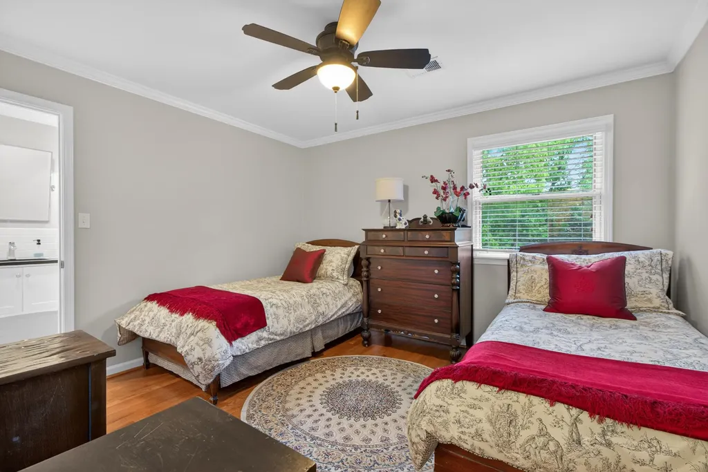 2063 Manor Drive Lexington KY 40502