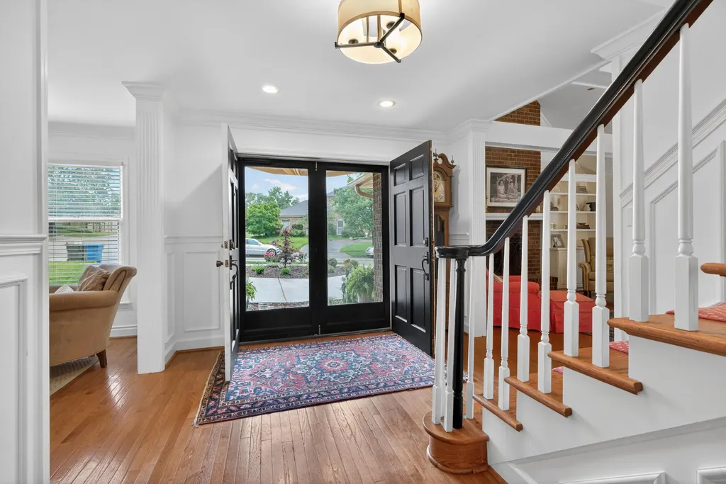 2063 Manor Drive Lexington KY 40502