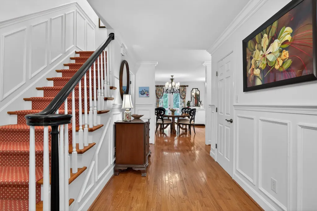 2063 Manor Drive Lexington KY 40502