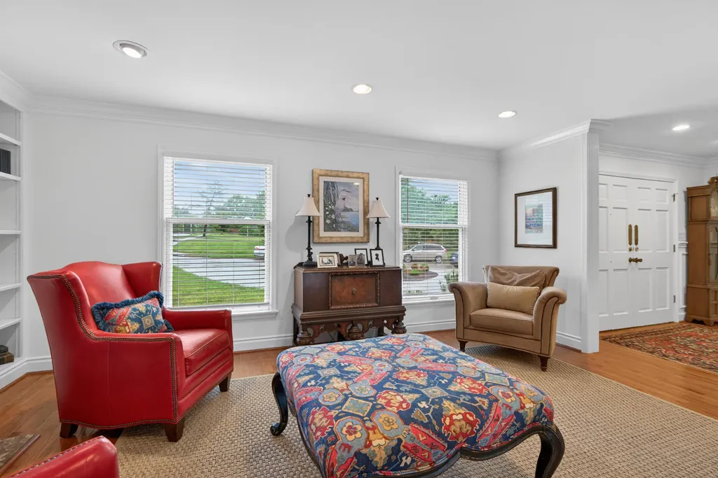 2063 Manor Drive Lexington KY 40502