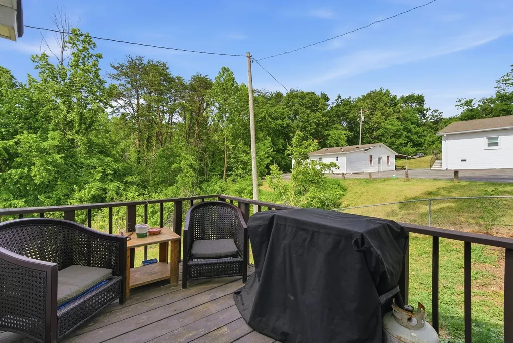 165 Sugar Hollow Road Irvine KY 40336