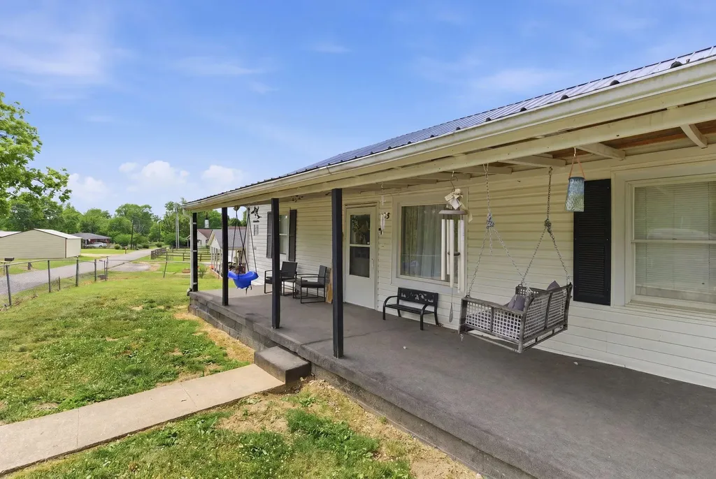 165 Sugar Hollow Road Irvine KY 40336
