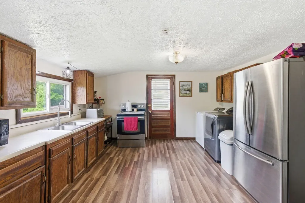 165 Sugar Hollow Road Irvine KY 40336