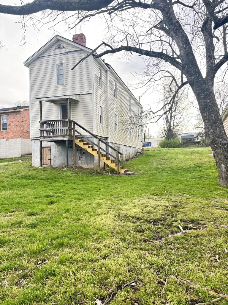 112 Lincoln Street Nicholasville KY 40356