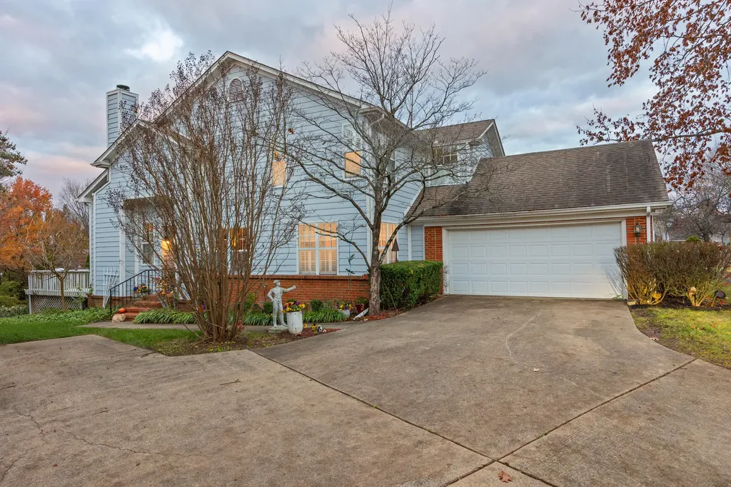 1052 Griffin Gate Drive Lexington KY 40511