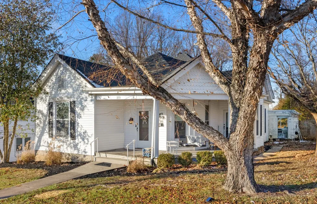 219 Holt Avenue Mt Sterling KY 40353