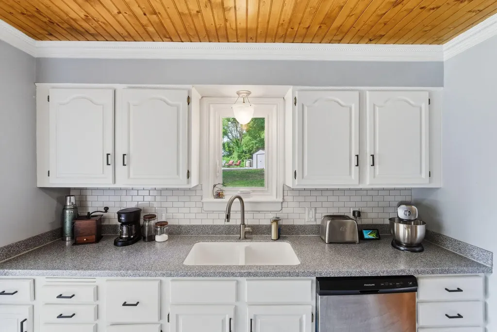 385 Old Paris Pike Cynthiana KY 41031