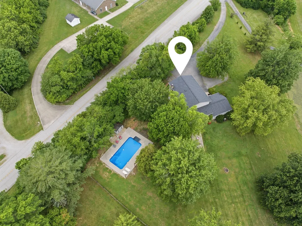 385 Old Paris Pike Cynthiana KY 41031