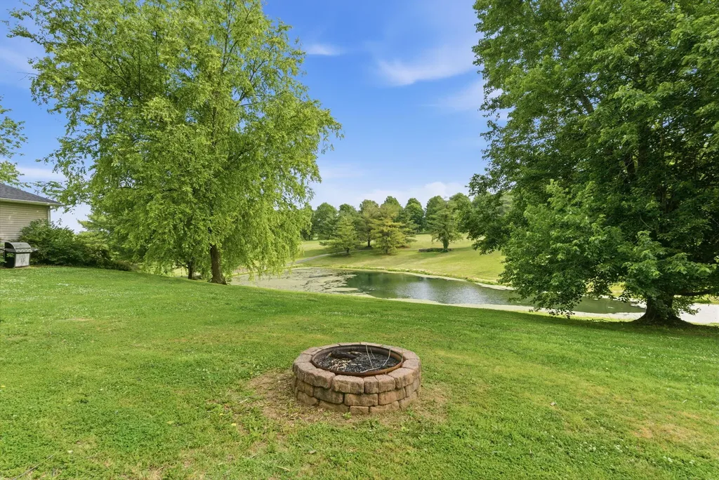 385 Old Paris Pike Cynthiana KY 41031