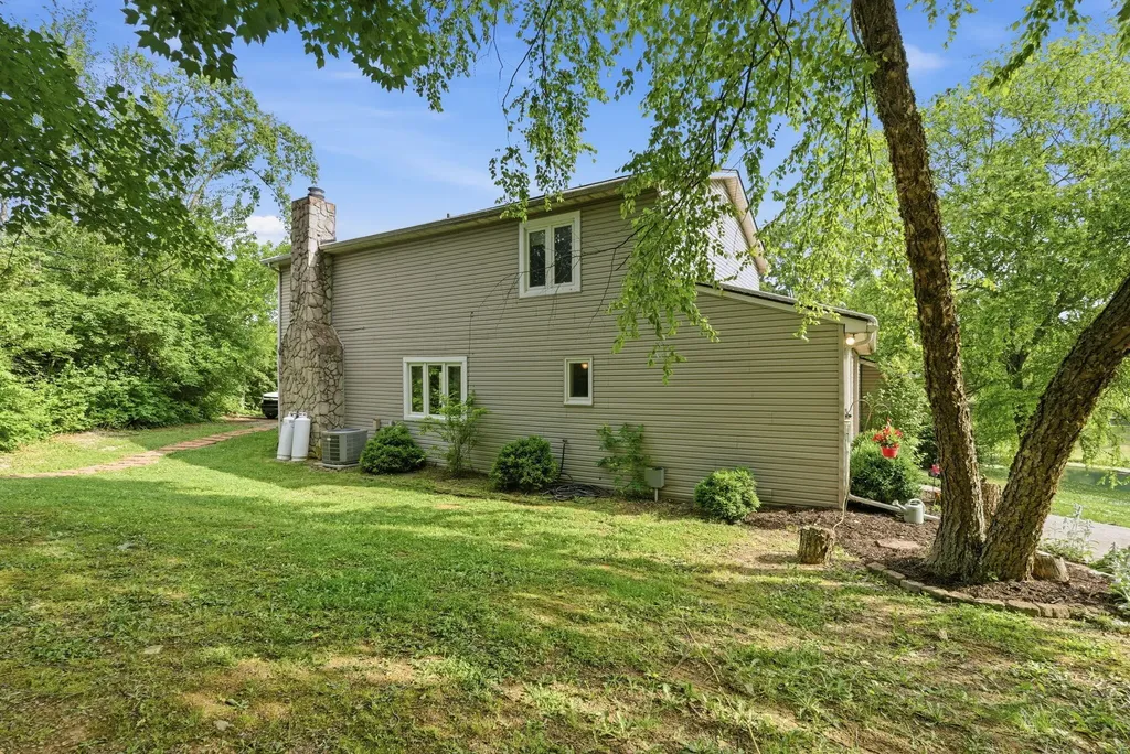 385 Old Paris Pike Cynthiana KY 41031