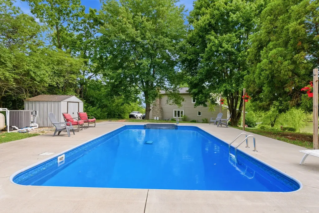 385 Old Paris Pike Cynthiana KY 41031