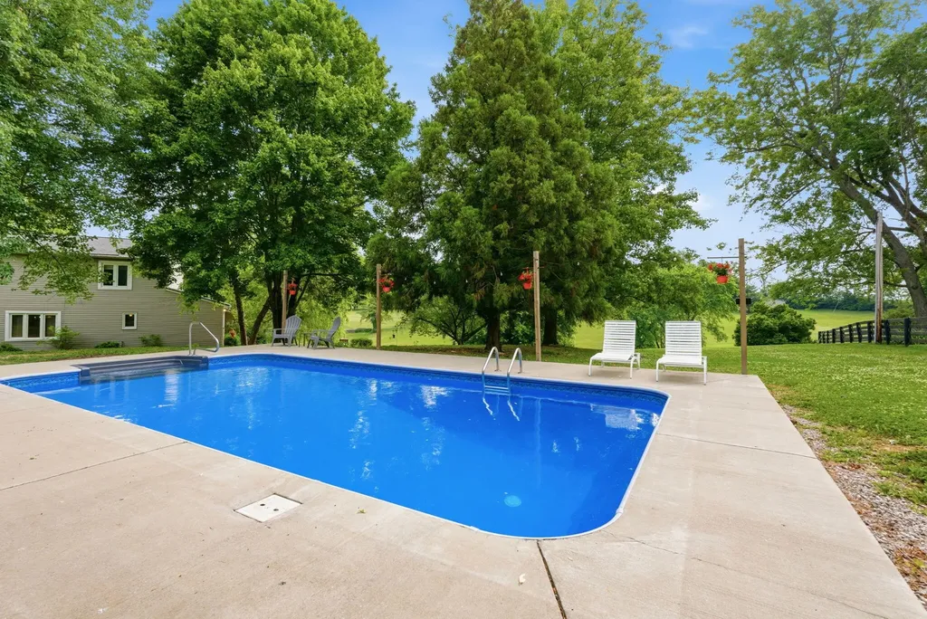 385 Old Paris Pike Cynthiana KY 41031