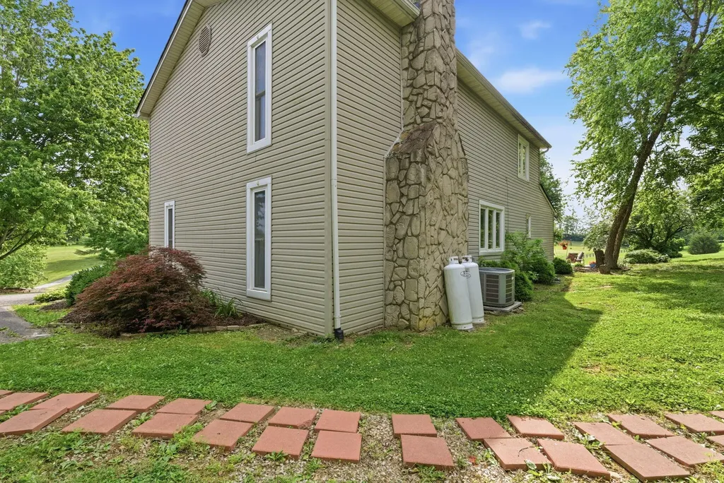 385 Old Paris Pike Cynthiana KY 41031