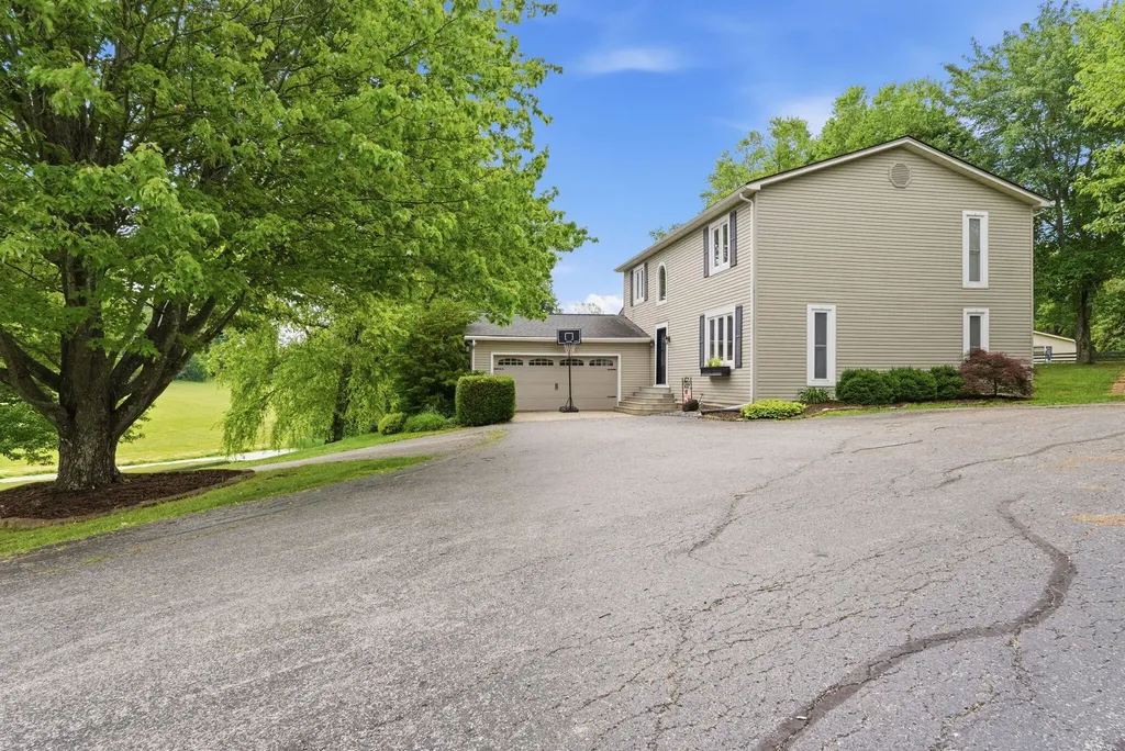 385 Old Paris Pike Cynthiana KY 41031