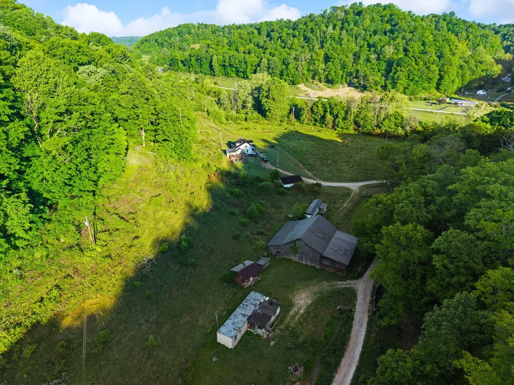 139 Burcham Fork Road Jackson KY 41339