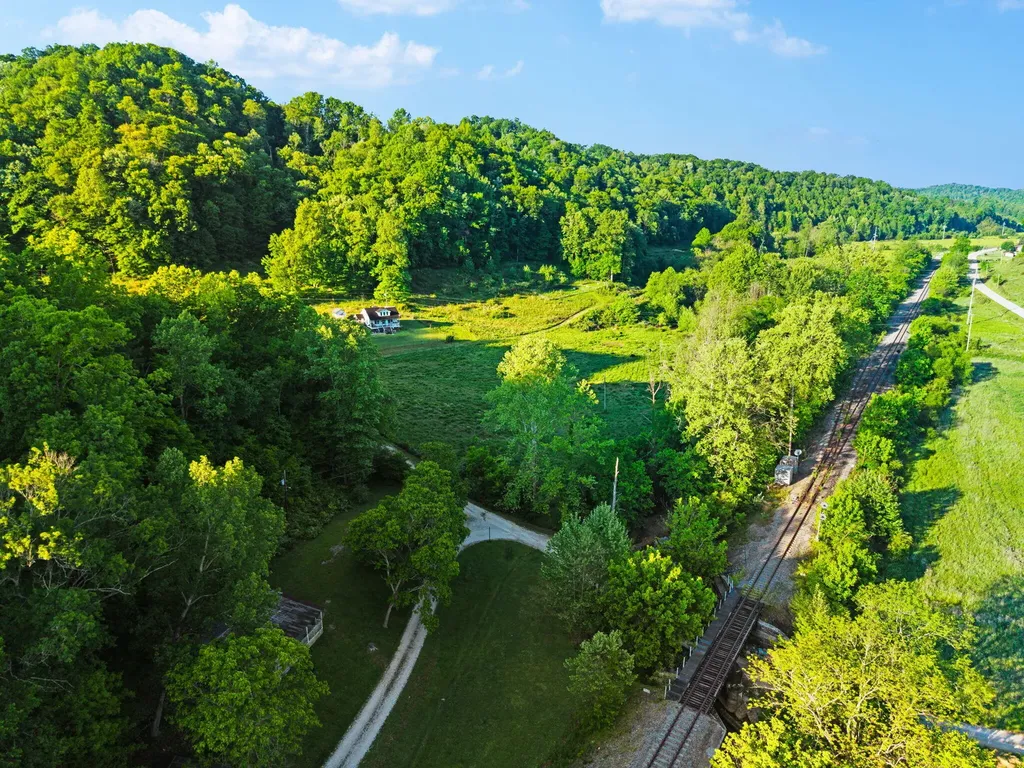 139 Burcham Fork Road Jackson KY 41339