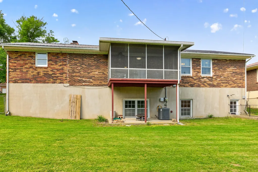 13 Lakeview Drive Winchester KY 40391