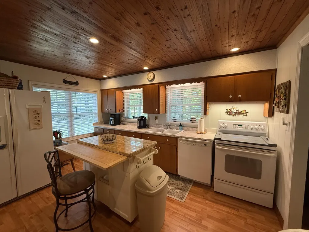 2023 Key 1383 Russell Springs KY 42642
