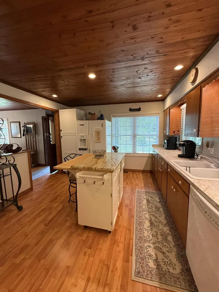 2023 Key 1383 Russell Springs KY 42642