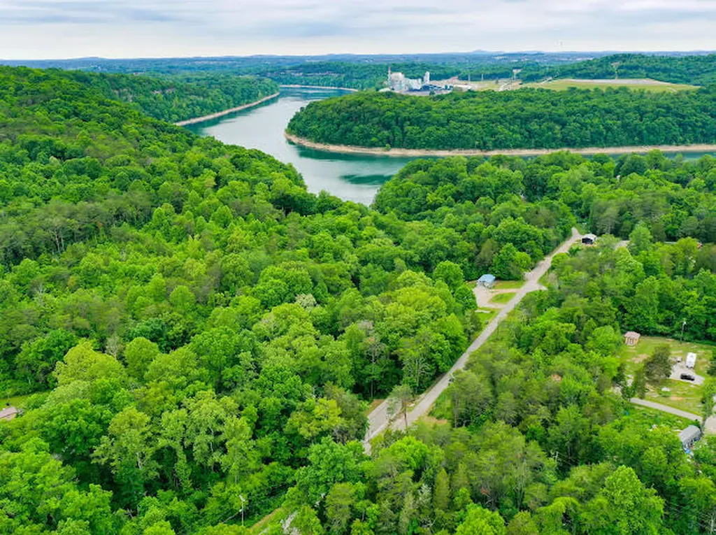 536 Stone Gate Drive Burnside KY 42519