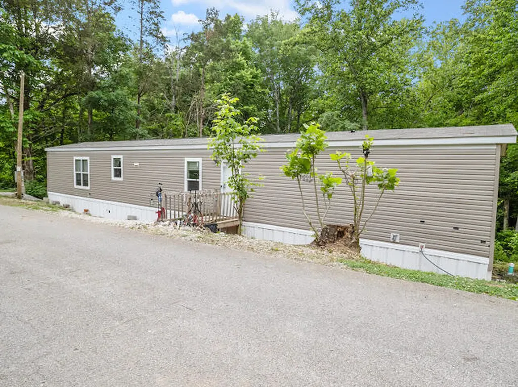 536 Stone Gate Drive Burnside KY 42519
