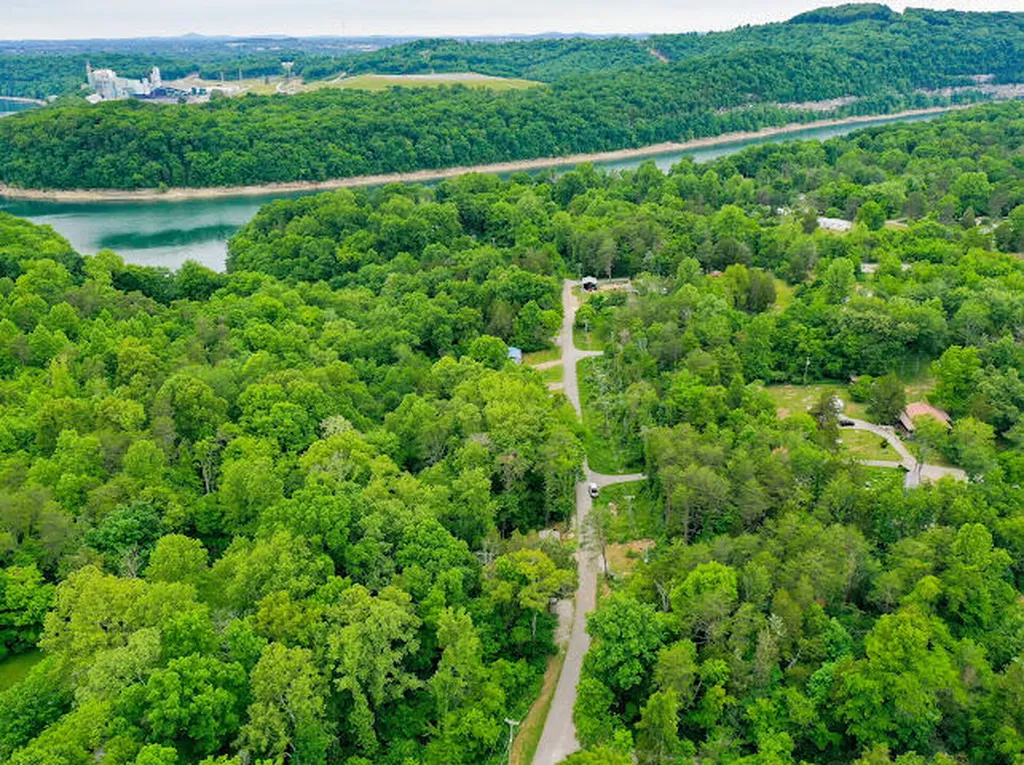 536 Stone Gate Drive Burnside KY 42519