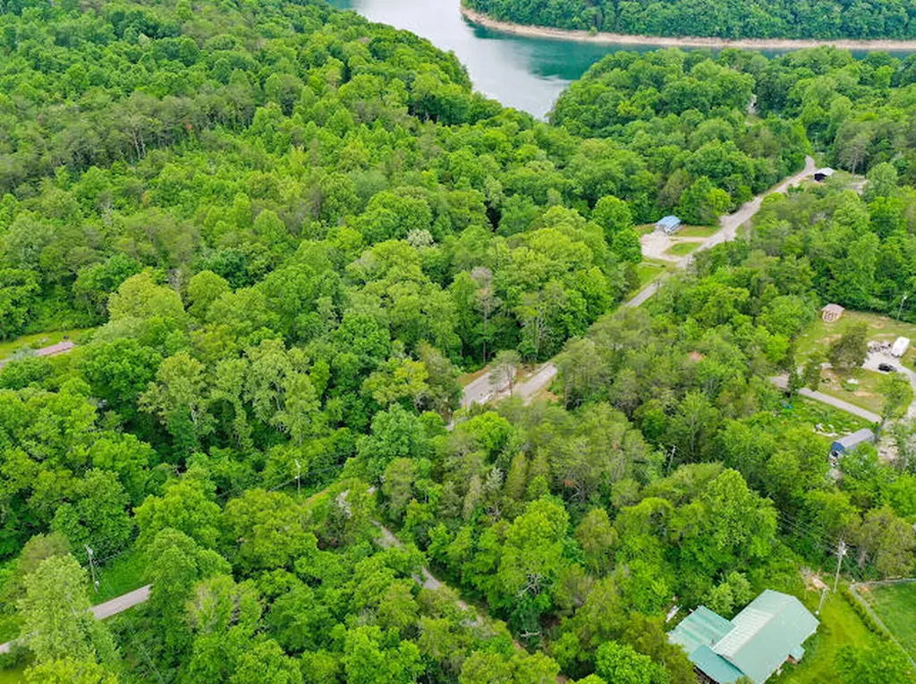536 Stone Gate Drive Burnside KY 42519