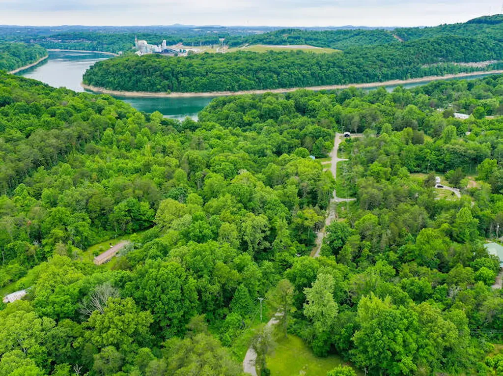 536 Stone Gate Drive Burnside KY 42519