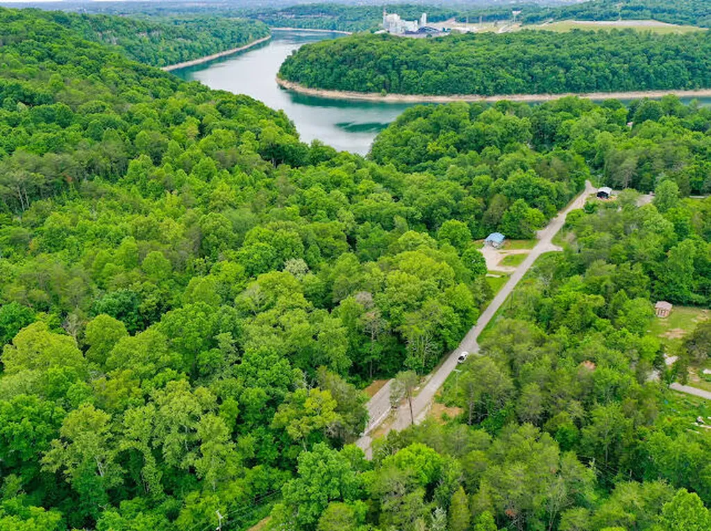 536 Stone Gate Drive Burnside KY 42519