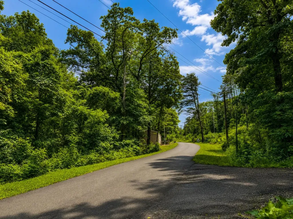 536 Stone Gate Drive Burnside KY 42519