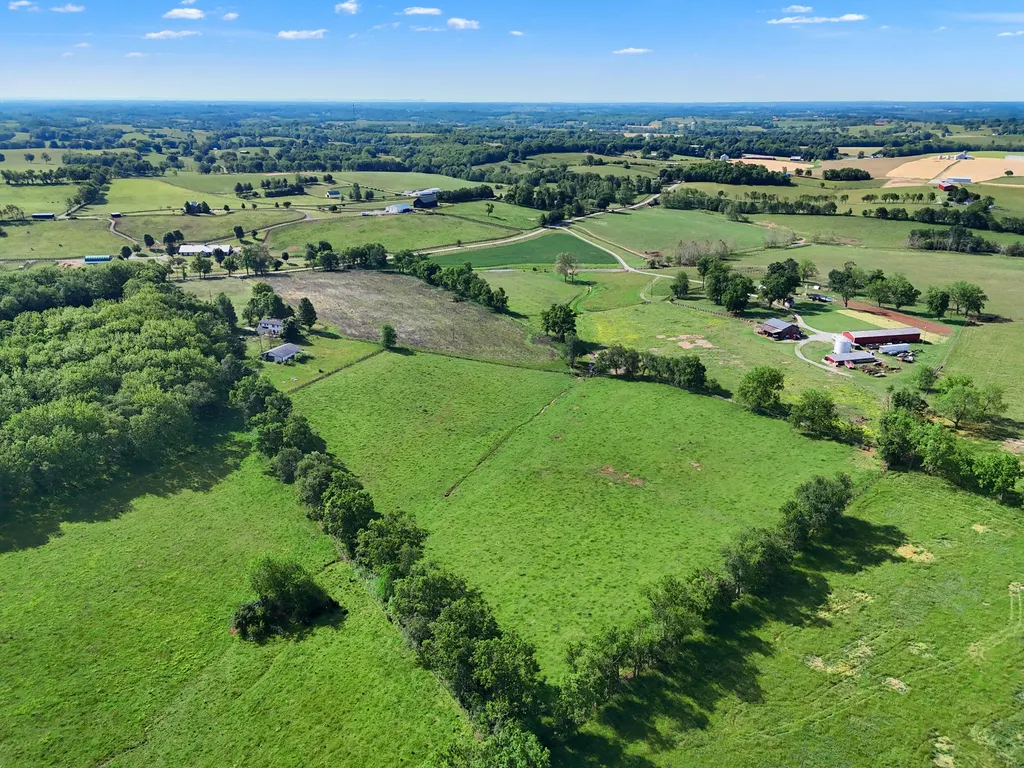 512 College Road Paris KY 40361