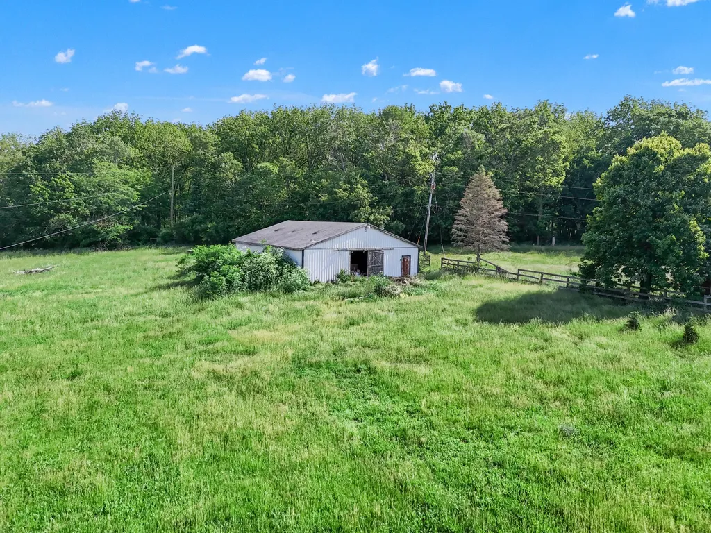 512 College Road Paris KY 40361