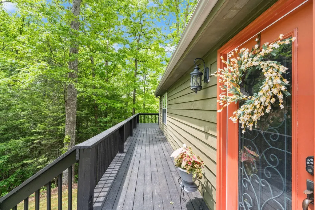 316 Wood View Drive East Bernstadt KY 40729