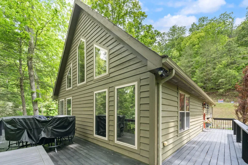 316 Wood View Drive East Bernstadt KY 40729