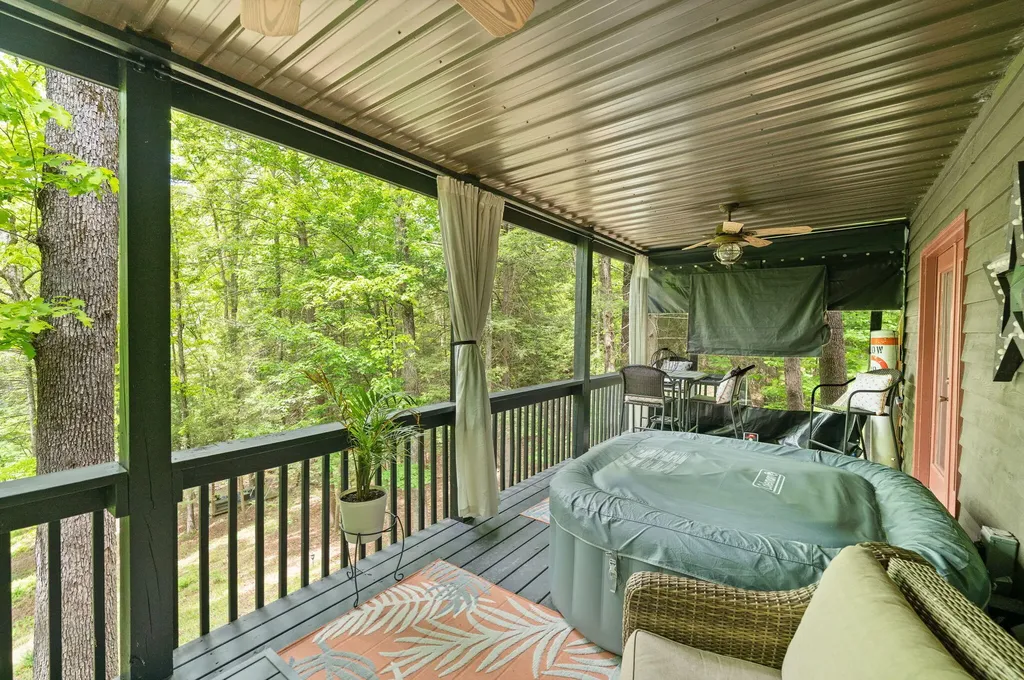 316 Wood View Drive East Bernstadt KY 40729