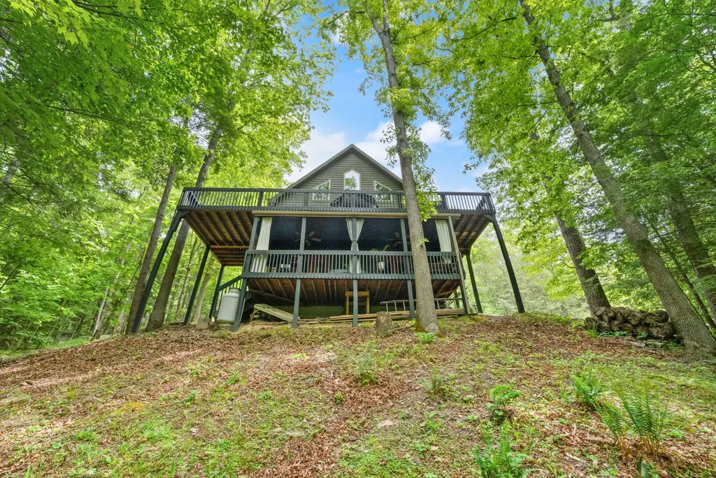 316 Wood View Drive East Bernstadt KY 40729