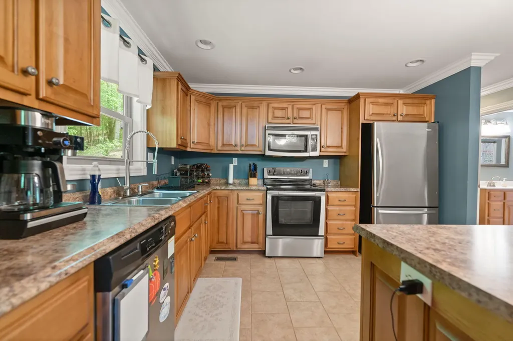 316 Wood View Drive East Bernstadt KY 40729