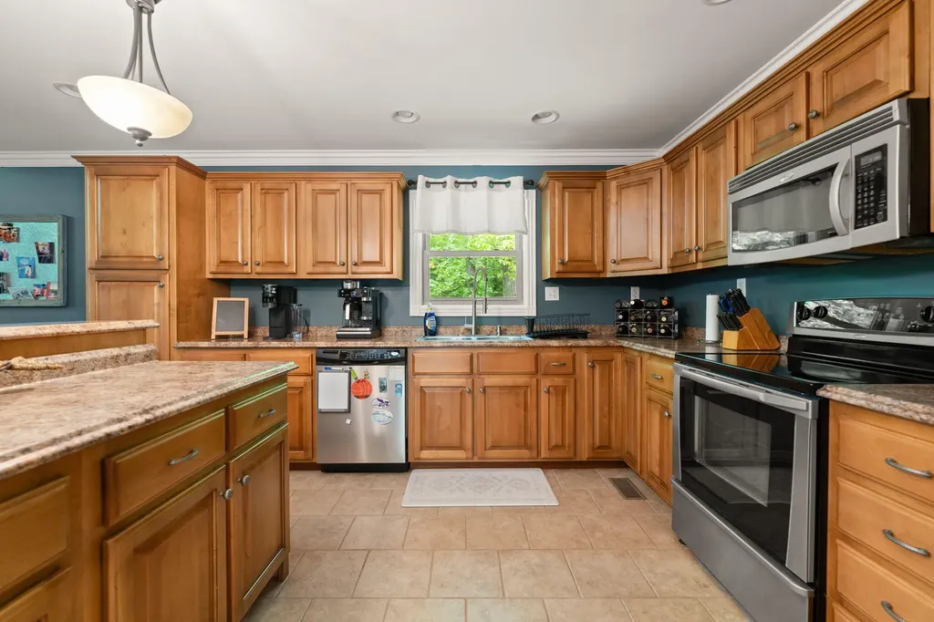 316 Wood View Drive East Bernstadt KY 40729