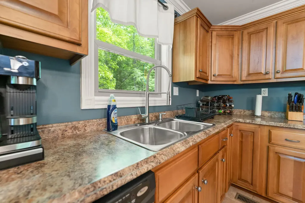 316 Wood View Drive East Bernstadt KY 40729