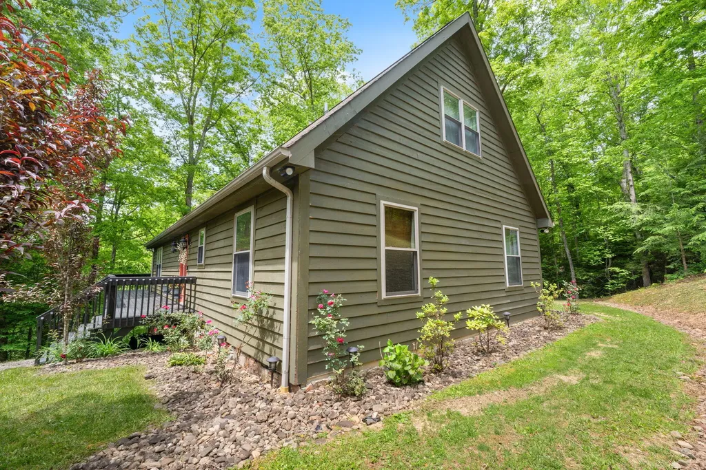 316 Wood View Drive East Bernstadt KY 40729