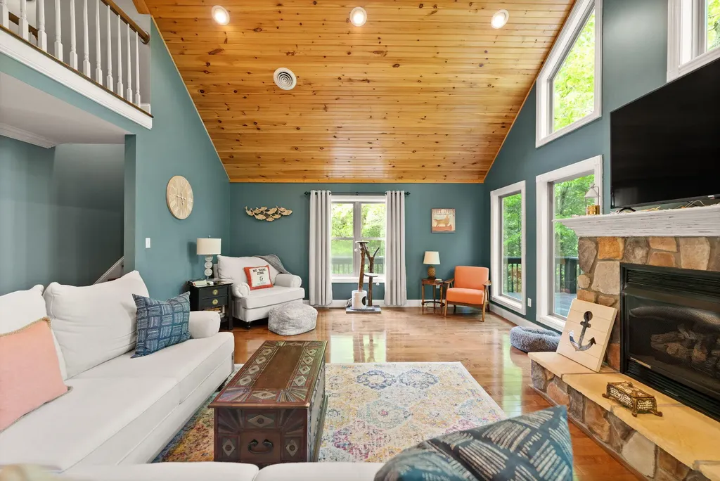 316 Wood View Drive East Bernstadt KY 40729