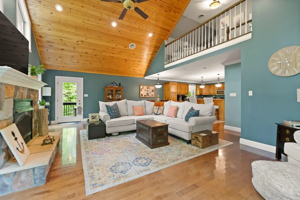 316 Wood View Drive East Bernstadt KY 40729
