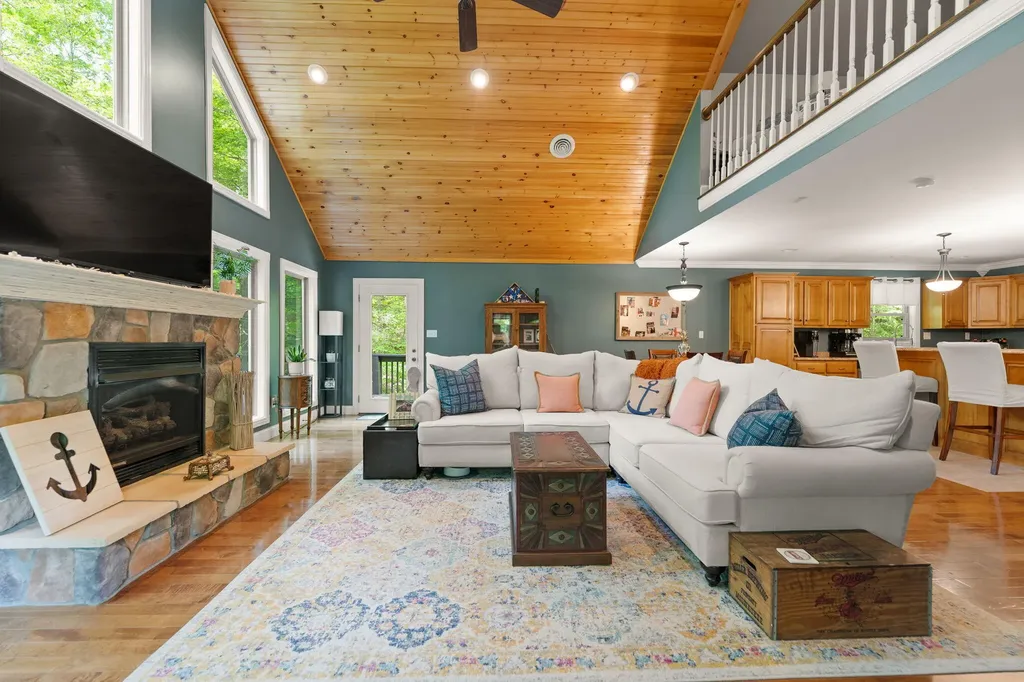 316 Wood View Drive East Bernstadt KY 40729